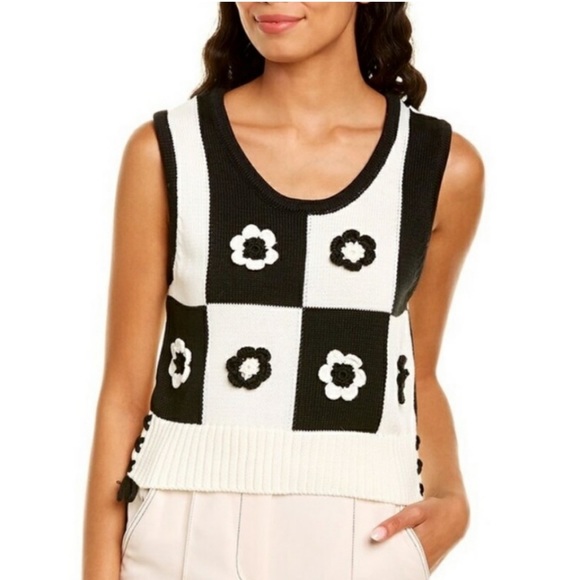 INDUSTRY REPUBLIC CLOTHING - NWT Size Small - Black & Ivory Crochet Knit Flowers - Picture 2 of 9